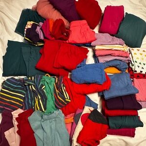 Ton of Primary clothes!
